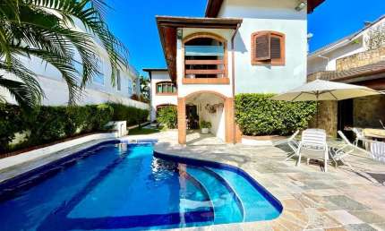 Casa pé na areia para locação Anual e temporada com flexibilidade na negociação em Riviera de São Lourenço!