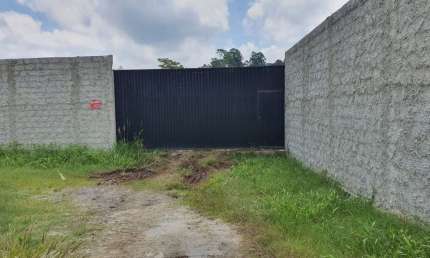 Excelente terreno disponível para locação em rodovia de grande fluxo.