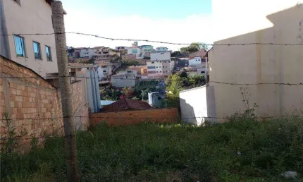 LOTE À VENDA NO BAIRRO ROCHEDO - JARDIM DAS FLORES !
