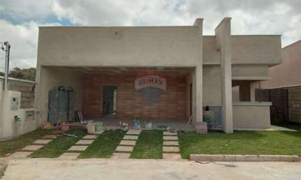 OPORTUNIDADE CASA Á VENDA NO BAIRRO TIRADENTES EM CONSELHEIRO LAFAIETE MG!