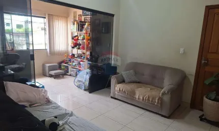 OPORTUNIDADE CASA Á VENDA COM DUAS MORADIAS NO BAIRRO QUELUZ   !