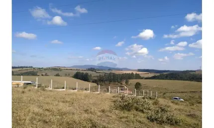 TERRENO Á VENDA  NO BAIRRO AMARO RIBEIRO EM CONSELHEIRO LAFAIETE MG !