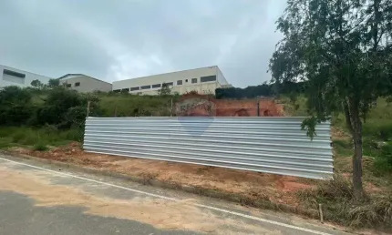 Excelente Oportunidade: Lote de 360m² no Bairro Ouro Verde