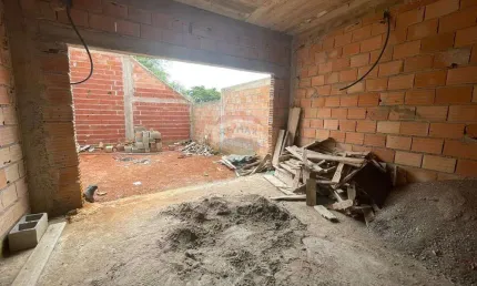 Casa Geminada de Alto Padrão à Venda no Bairro Manoel Corrêa!