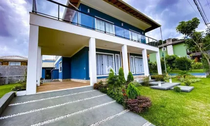 Casa com 4 dormitórios à venda, 390 m² por R$ 1.950.000,00 - Vargem Grande - Teresópolis/RJ