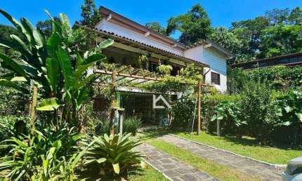 Casa com 3 dormitórios à venda, 320 m² por R$ 850.000,00 - Guapimirim - Guapimirim/RJ