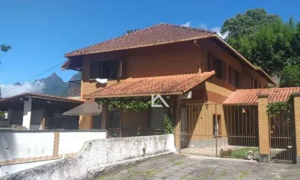 Casa à venda, 350 m² por R$ 750.000,00 - Araras - Teresópolis/RJ