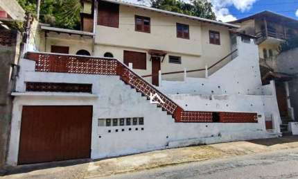 Casa com 3 dormitórios à venda, 72 m² por R$ 380.000,00 - Bom Retiro - Teresópolis/RJ