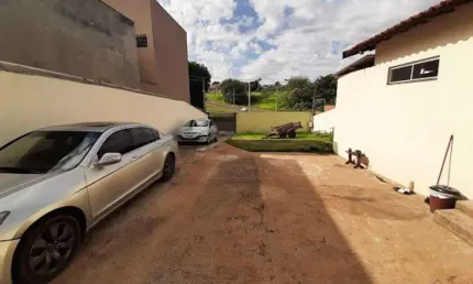 Casa com 3 quartos à venda na Rua Ermilino Nonino, Jardim Guararapes, Londrina