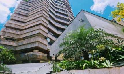 Apartamento a venda com 404 metros úteis com 4 suítes 3 garagens Centro Londrina-Pr aceita permuta