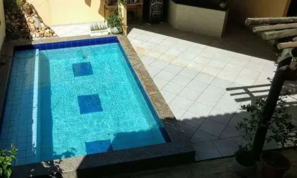 Casa para venda com 278 metros 3 quartos sendo 1 suíte prox. Av Santos Dumont Londrina - Paraná