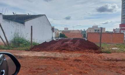 Morada da Colina - Lote para prédio  ou multi-familiar - 290 metros - 2175Udi