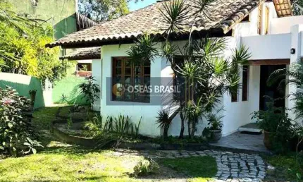 Casa à venda em arraial d'ajuda: 128m², 1 suíte, 1 banheiro por r$1.500.000. oportunidade imperdível!