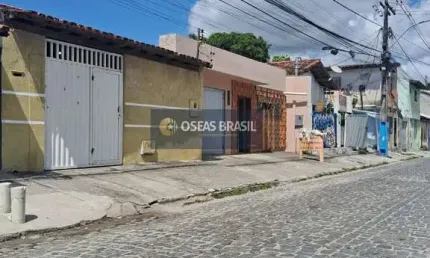 Venda de casa em Porto Seguro: 2 dormitórios, 1 banheiro, localização central. Oportunidade por R$ 900.000,00!