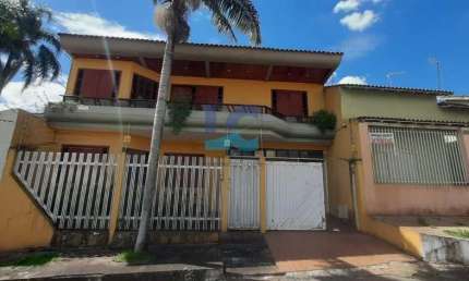 Sobrado para Venda em Brasília, Taguatinga Norte (Taguatinga), 3 dormitórios, 1 suíte, 3 banheiros, 4 vagas