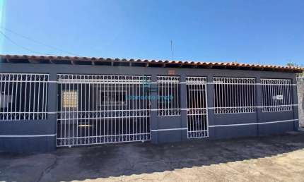 Casa para Venda em Brasília, Taguatinga Norte (Taguatinga), 3 dormitórios, 1 suíte, 3 banheiros, 3 vagas