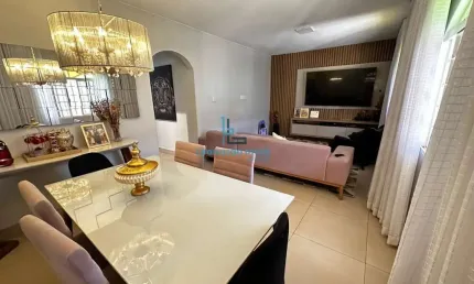 Casa para Venda em Brasília, Taguatinga Sul (Taguatinga), 4 dormitórios, 1 suíte, 2 banheiros, 6 vagas