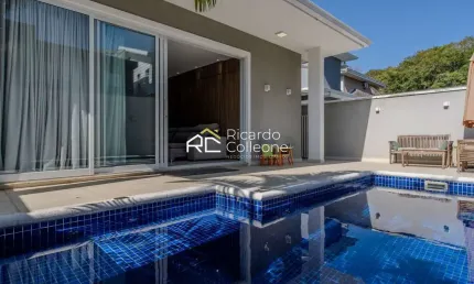 Casa em Condomínio Fechado, São Braz, 312m2, 04 Suítes, Piscina.