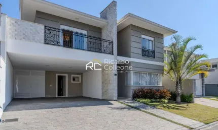 Casa em Condomínio Fechado, São Braz, 312m2, 04 Suítes, Piscina.