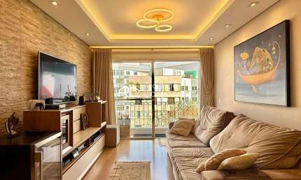 Apartamento PORTEIRA FECHADA! 123m2, 3 Quartos, 01 Suíte no Coração do Alto da Glória.