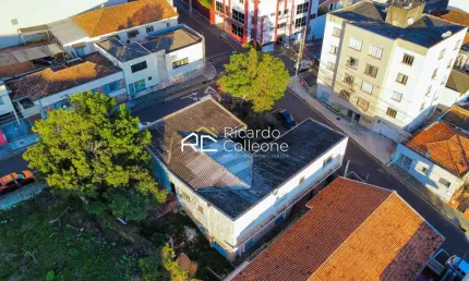 Terreno no Centro, 491,62m2. Na esquina do Ginásio Borell.