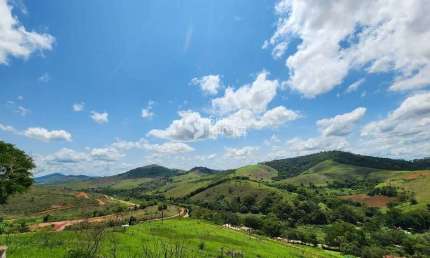 Lote para venda com 1.500 metros quadrados em condomínio fechado em Simão Pereira - MG
