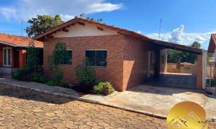 Oportunidade! Chalé mobiliado em Caldas Novas com 2 quartos sendo 2 suítes, sala ampla