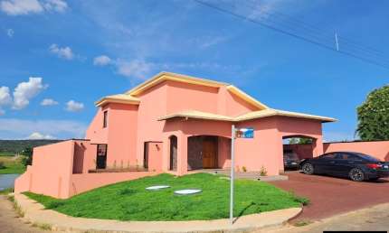 Sobrado de Alto padrão no Condomínio Marinas Di Caldas! Localização privilegiada com vista para o Lago Corumbá
