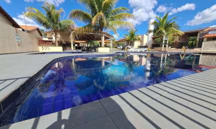Oportunidade em Caldas Novas! Casa em condomínio com piscinas, sauna, área gourmet