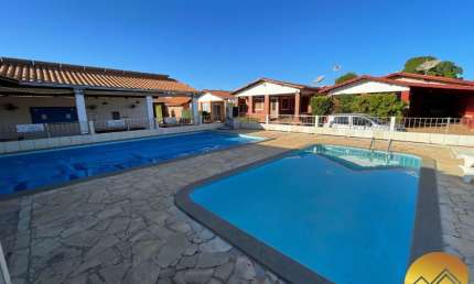 Chalé em Caldas Novas com 4 quartos, 2 banheiros, ducha externa,  piscinas aquecidas, sauna