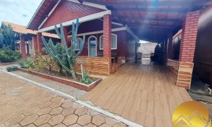 Chalé muito barato em Caldas Novas com 2 quartos, 1 banheiro, varanda com churrasqueira