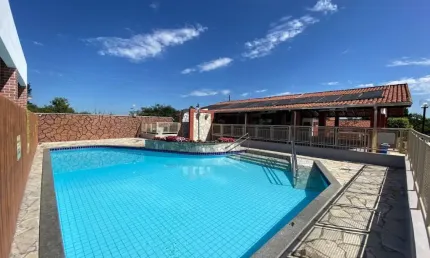 Chalé em Caldas Novas com 3 quartos, mobiliado em condomínio com piscina aquecida.