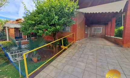 Oportunidade! chalé em condomínio fechado e com área verde privativa!