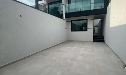 SOBRADO NOVO 03 SUÍTES 04 VAGAS NO JARDIM VILA GALVÃO