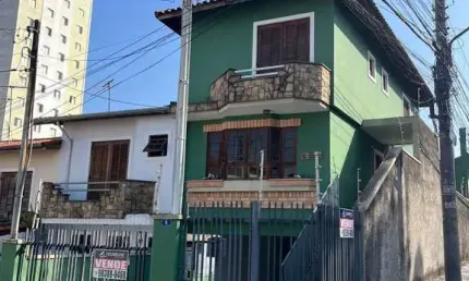 Excelente sobrado 3 suítes 4 vagas cobertas na vila milton