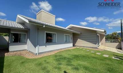 Casa com 3 dormitórios para alugar no bairro Fritz Lorenz em Timbó/SC
