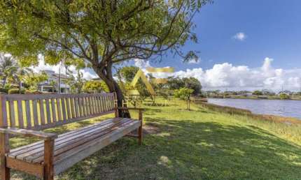 Lote em frente ao lago no Condomínio Melício Machado, Aruana (15x30 m²).