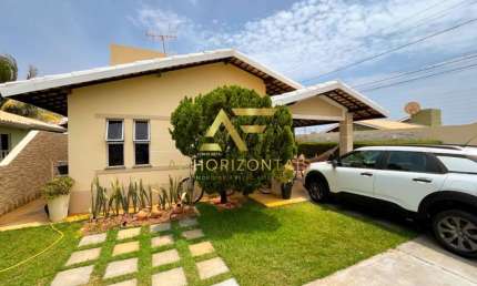Linda casa com piscina no Condomínio Villa dos Bosques, Aruana, 3 quartos (1 suíte).