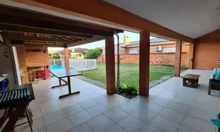 Casa com 3 quartos para alugar na Avenida Paraguassu, 87, Centro, Xangri-Lá