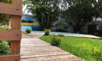 Casa de 2 dormitórios com piscina e ar-condicionado