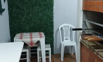 1 quarto com sacada a 50m do mar- CENTRO DE CAPÃO DA CANOA