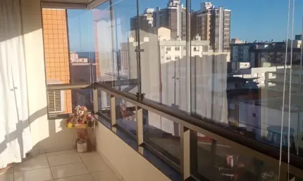 LINDO APARTAMENTO COM SACADA E VISTA LIBERADA PARA A CIDADE