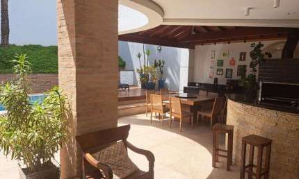 Sobrado para alugar em Campinas, Swiss Park, com 3 suítes, com 240 m², Residencial Swiss Park