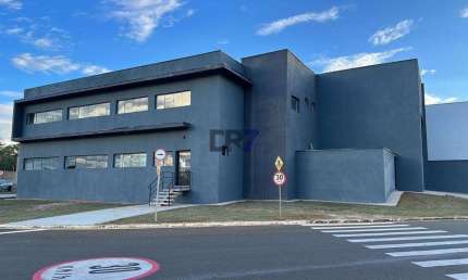 Amplo galpão Industrial para alugar em Limeira/SP, com 750 m²