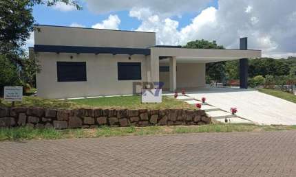 Belíssima Chácara à Venda, terreno 1030m² - Clube de Campo Valinhos, SP