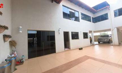 Casa comercial com 1 sala para alugar na Péricles Ramos, 260, Jundiaí, Anápolis por R$ 15.000