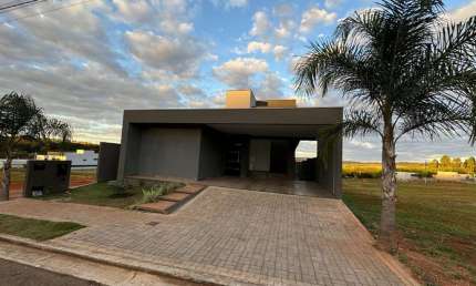 Casa em condomínio fechado com 3 quartos à venda na Rua RG 10, 17, Condomínio Residencial Gaudi, Anápolis por R$ 1.400.000
