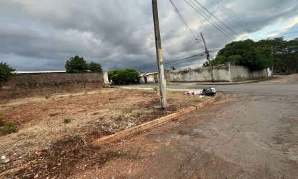 Terreno à venda na Dona Amélia de Moraes Almeida, 488, São José, Anápolis por R$ 290.000