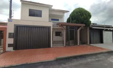 Casa com 3 quartos à venda na Suécia, 18, Vila Santa Isabel, Anápolis por R$ 900.000