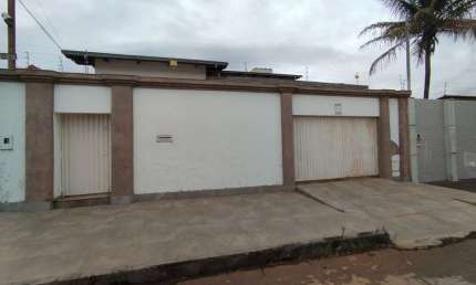 Casa com 3 quartos à venda na Franklin Roosevelt, 167, Vila Nossa Senhora D'Abadia, Anápolis por R$ 750.000